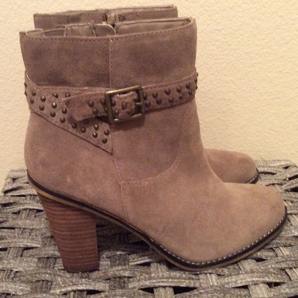 Bakers taupe leather ankle boots with detail.